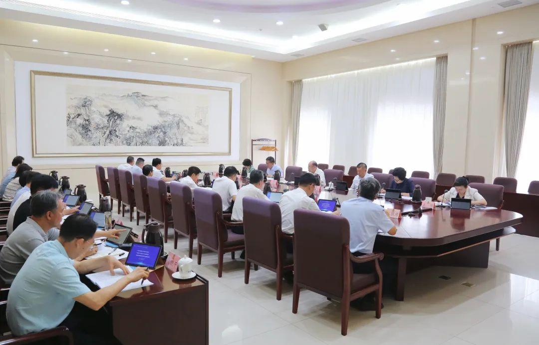 市政协党组理论学习中心组举行集体学习